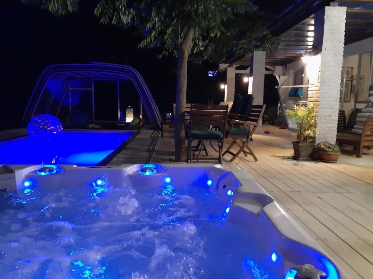 Naomi's Lodge *